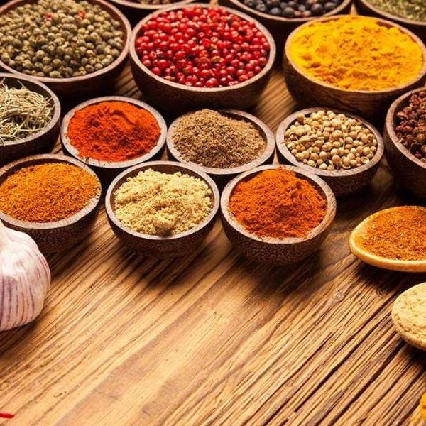 عرض ال25 نوع من البهارات